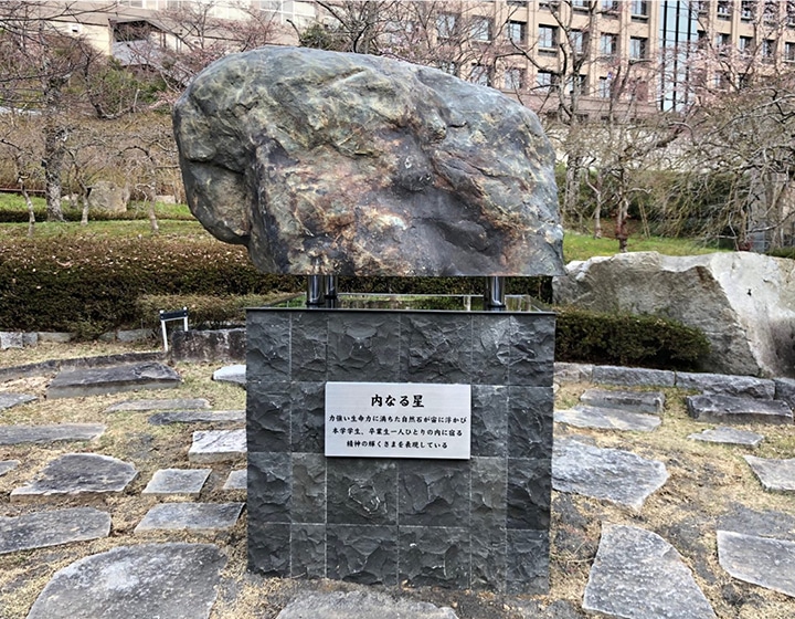 石工芸品の製作